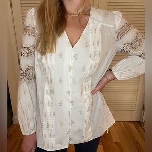 COPY - Ellie Tahari 100% cotton blouse. Beautiful crochet detailing